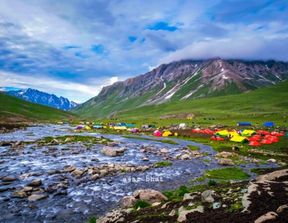 Best Time to Do Hampta Pass  Trek: Season-Wise Guide.